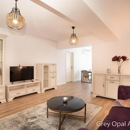 Opal Apartment *