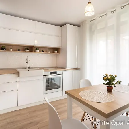 Opal Apartment *