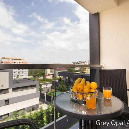 Opal Apartment *